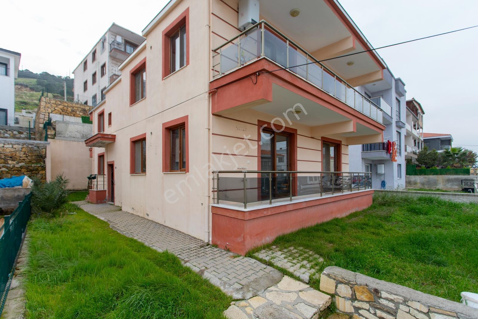 Foça Bağarası Kazım Dirik Mah. Satılık 2+1 Dubleks — fotoğraf 2