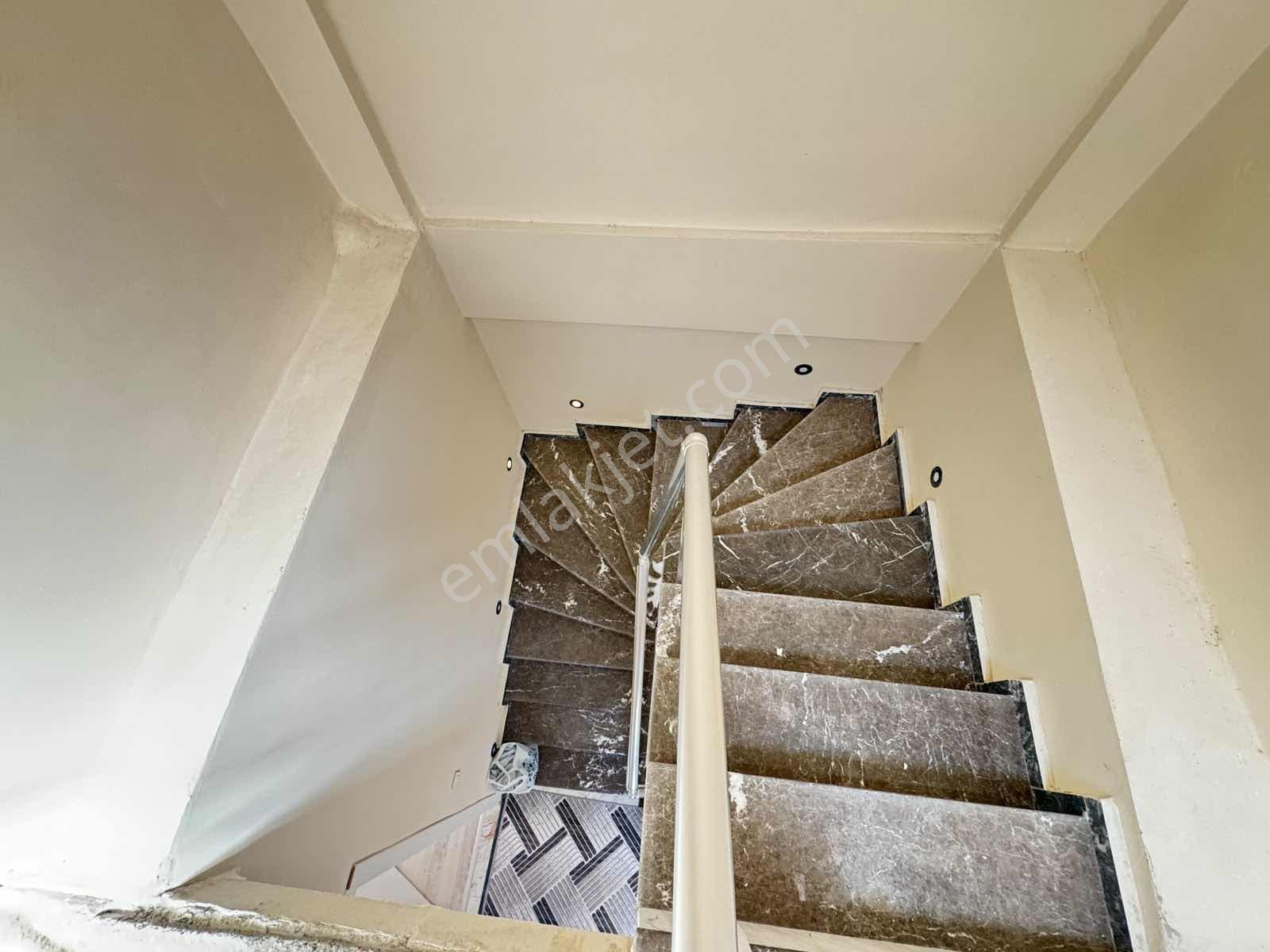 Turyaptan Yıldız Sitesinde Satılık Villa — fotoğraf 22