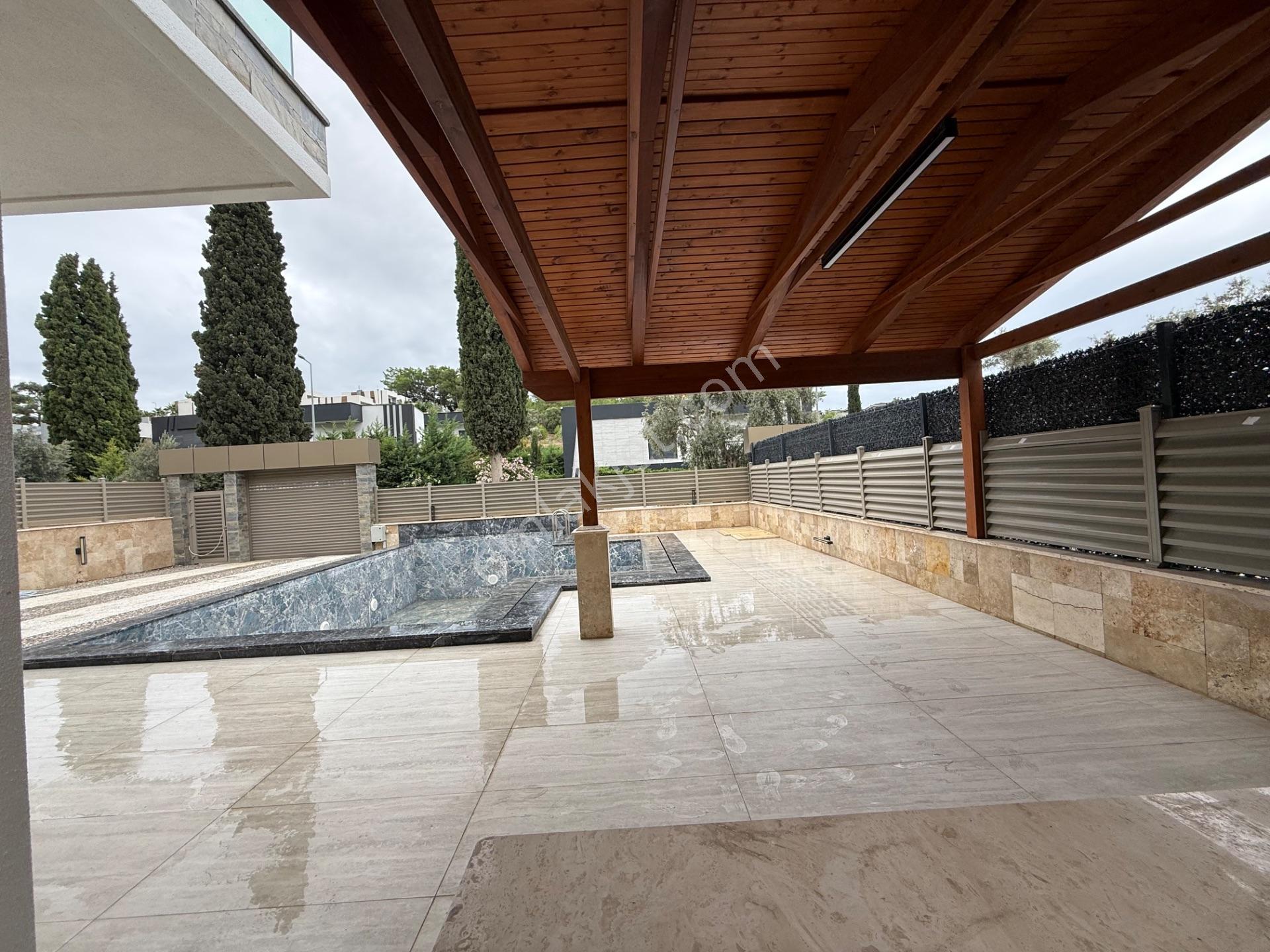 Kuşadası Yavansuda Satılık 500 Metre² Arsa Üzerınde 4 + 1 Vılla — fotoğraf 3