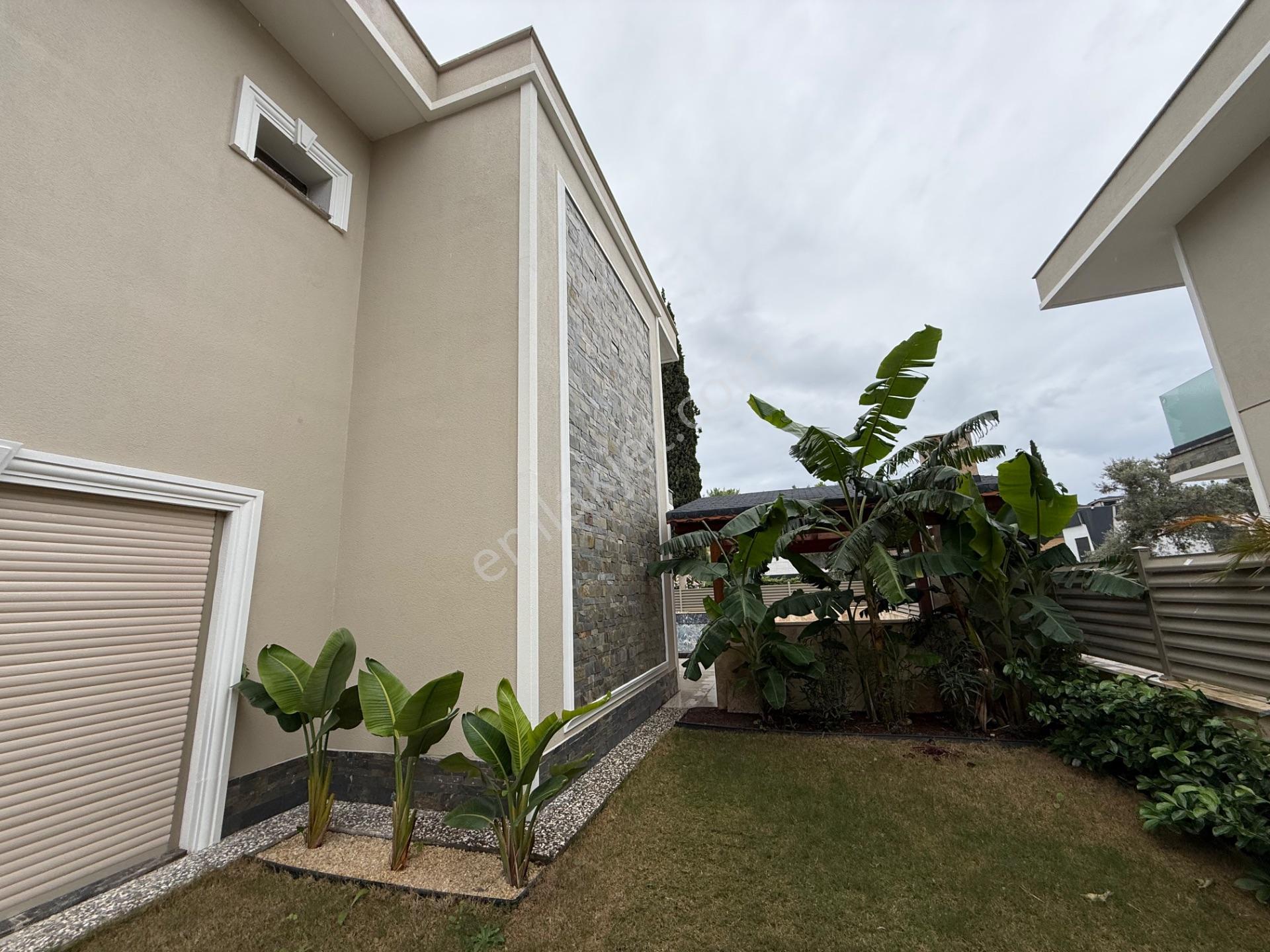 Kuşadası Yavansuda Satılık 500 Metre² Arsa Üzerınde 4 + 1 Vılla — fotoğraf 4