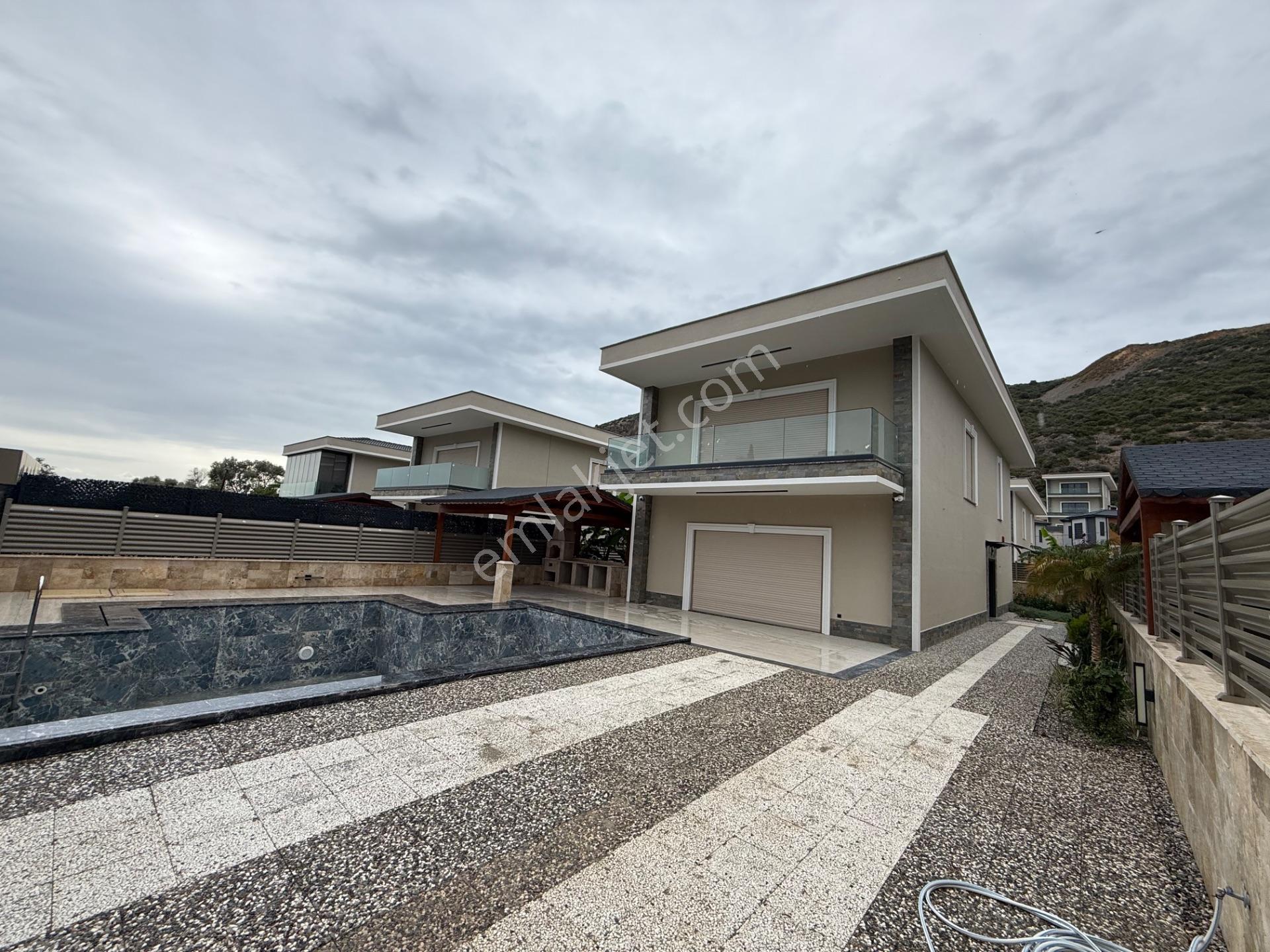 Kuşadası Yavansuda Satılık 500 Metre² Arsa Üzerınde 4 + 1 Vılla — fotoğraf 9