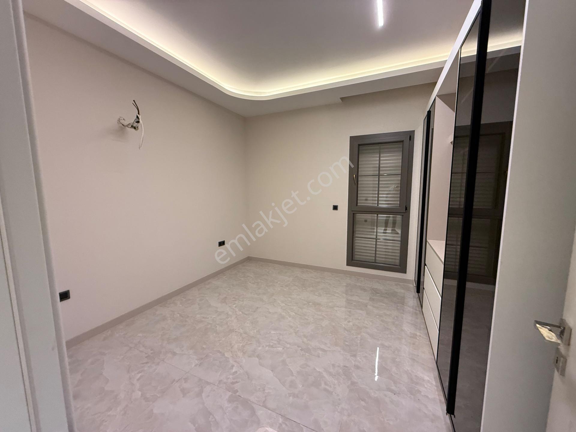 Kuşadası Yavansuda Satılık 500 Metre² Arsa Üzerınde 4 + 1 Vılla — fotoğraf 11