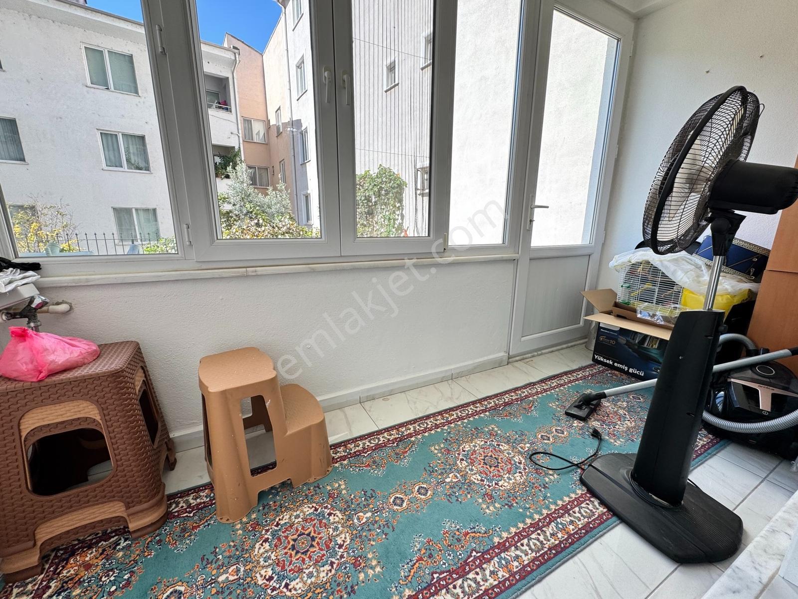 Sevinç'ten Servet Çırpan Caddesi Üzerinde Pazara Yakın 2+1 Daire — fotoğraf 8