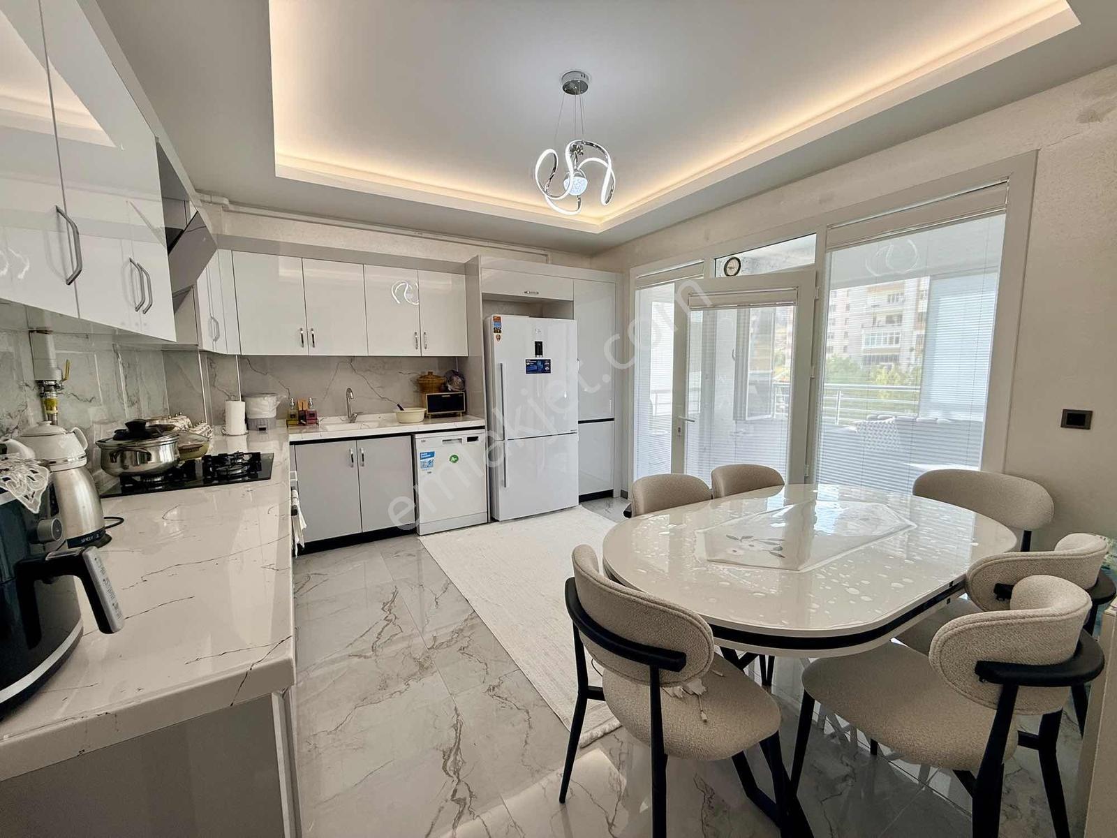 Ekstra Yapılı Lüx 4+1 Sıfır Daire — fotoğraf 5