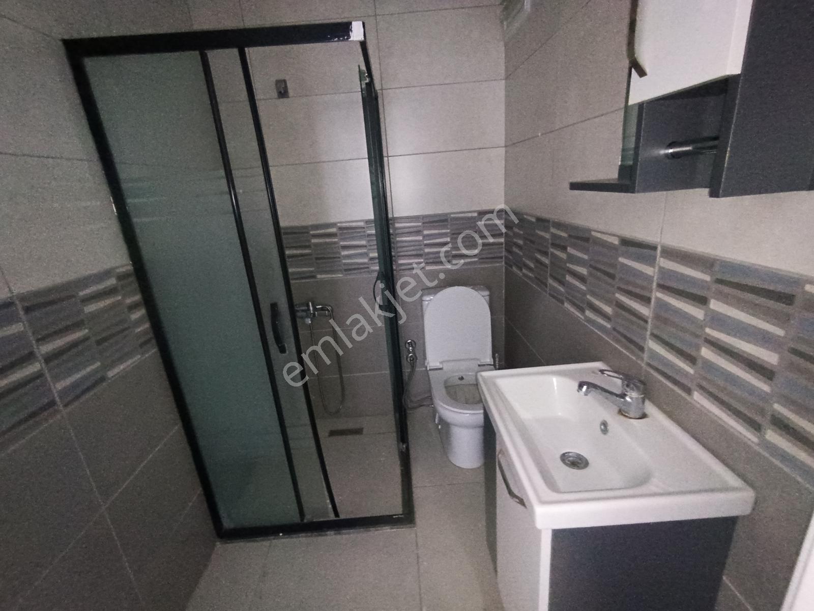 Altınova Mah. Satılık Site İçerisinde Ebeveyn Banyolu Geniş 2+1 — fotoğraf 22