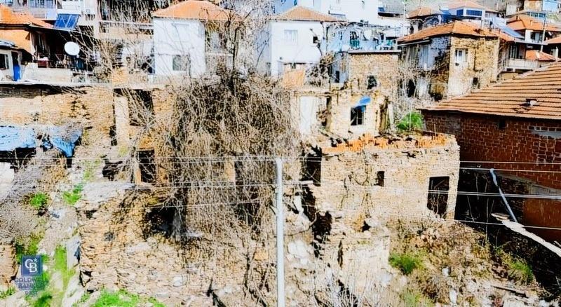 Bayındır Söğütören Köy İçi Önü Açık Satılık Müstakil Ev Ve Arsa — fotoğraf 8