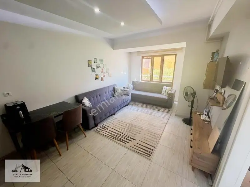 Asmalıevlerde Üniye Yürüme Mesafesinde Arakat-balkonlu 1+1 Daire — fotoğraf 2