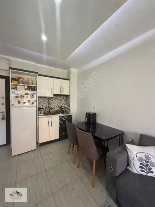Asmalıevlerde Üniye Yürüme Mesafesinde Arakat-balkonlu 1+1 Daire — fotoğraf 6