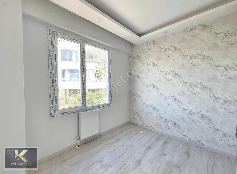 Zümrütkent Caddesi Üzeri Satılık 2+1 Sıfır Daire — fotoğraf 5