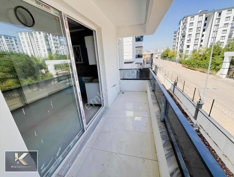 Zümrütkent Caddesi Üzeri Satılık 2+1 Sıfır Daire — fotoğraf 10