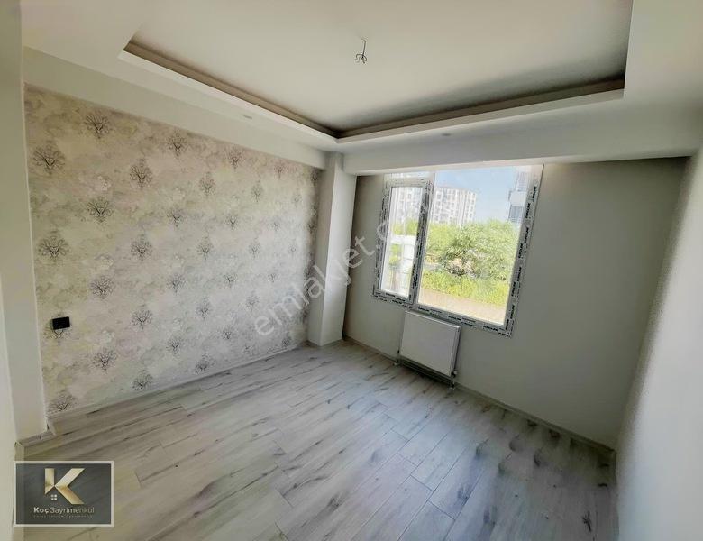 Zümrütkent Caddesi Üzeri Satılık 2+1 Sıfır Daire — fotoğraf 11