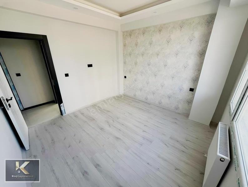 Zümrütkent Caddesi Üzeri Satılık 2+1 Sıfır Daire — fotoğraf 18