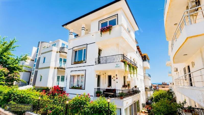 Deniz Tarafında Satılık Tek Daire Fiyatına İki Daire