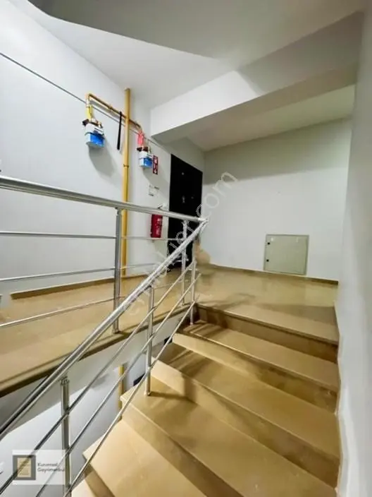 Kurumsal'dan Geçit'te Site İçi Satılık 3+1 Ara Kat Daire — fotoğraf 13
