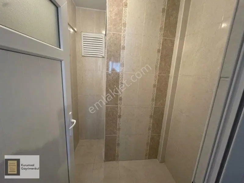 Kurumsal'dan Geçit'te Site İçi Satılık 3+1 Ara Kat Daire — fotoğraf 26