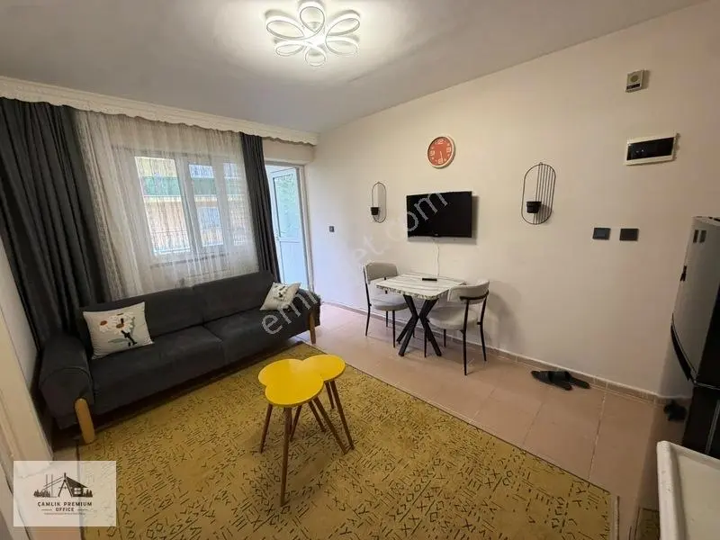 Asmalıevler'de Cadde Üzeri 1+1 Arakat-balkonlu Daire — fotoğraf 3
