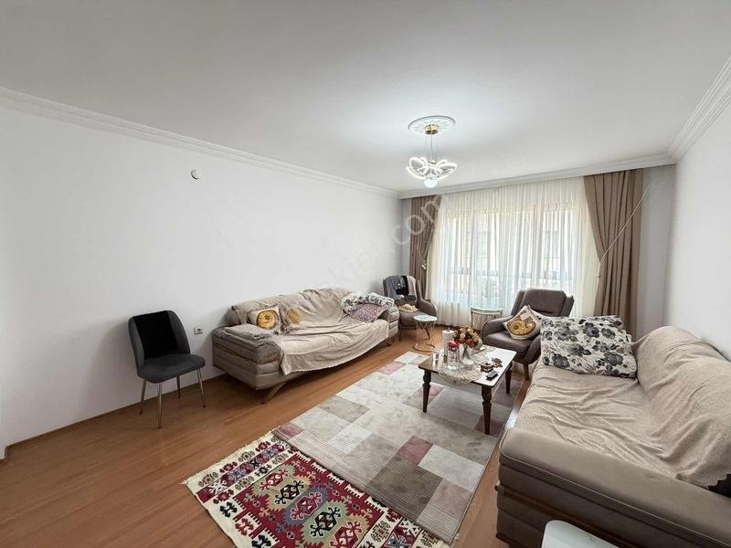 Derman'Dan*2+1*Kök Tapu*1. Kat*100M2*Eyyüp Cami Karşısı*