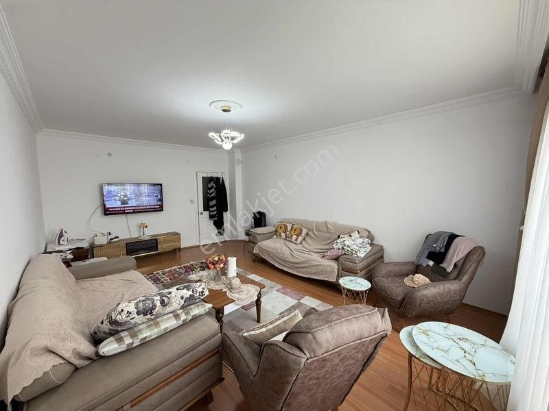 Derman'dan*2+1*kök Tapu*1. Kat*100m2*eyyüp Cami Karşısı* — fotoğraf 2
