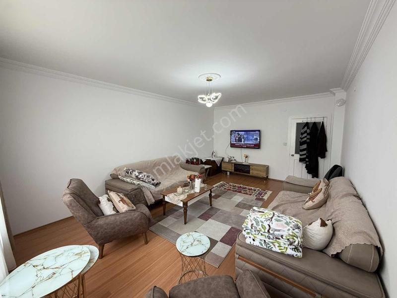 Derman'dan*2+1*kök Tapu*1. Kat*100m2*eyyüp Cami Karşısı* — fotoğraf 3