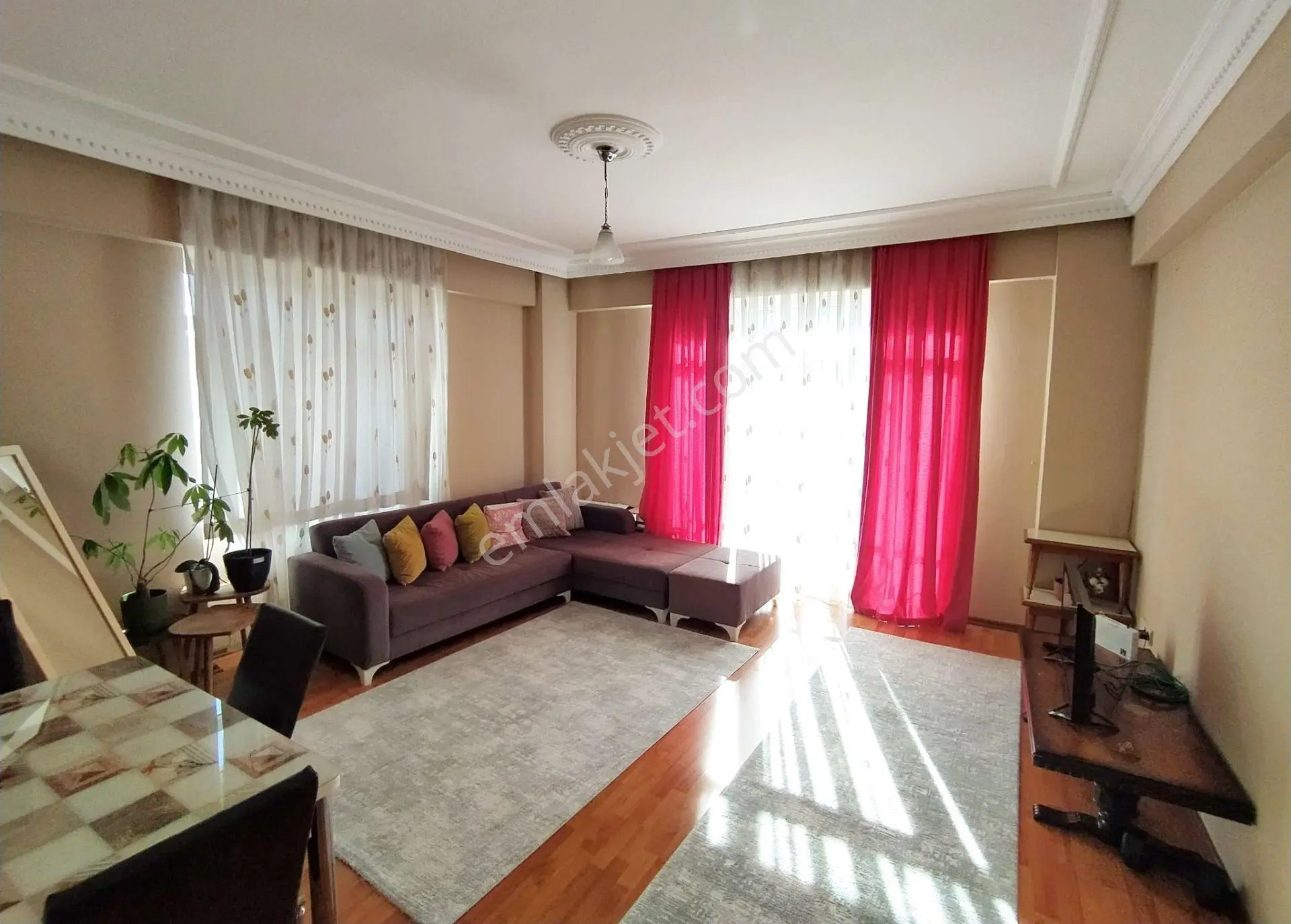 Mertcan'dan Cumhuriyet Mahallesi'nde 2+1 Satılık Daire — fotoğraf 2