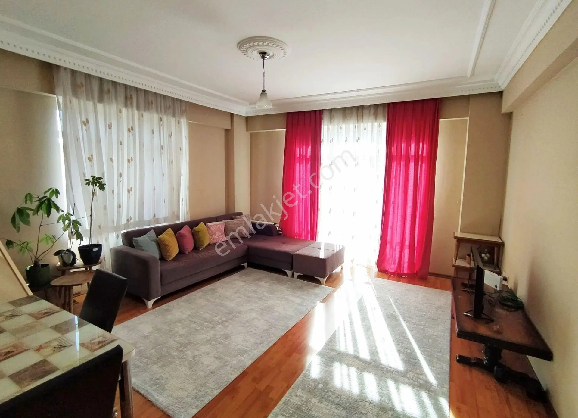 Mertcan'dan Cumhuriyet Mahallesi'nde 2+1 Satılık Daire — fotoğraf 3