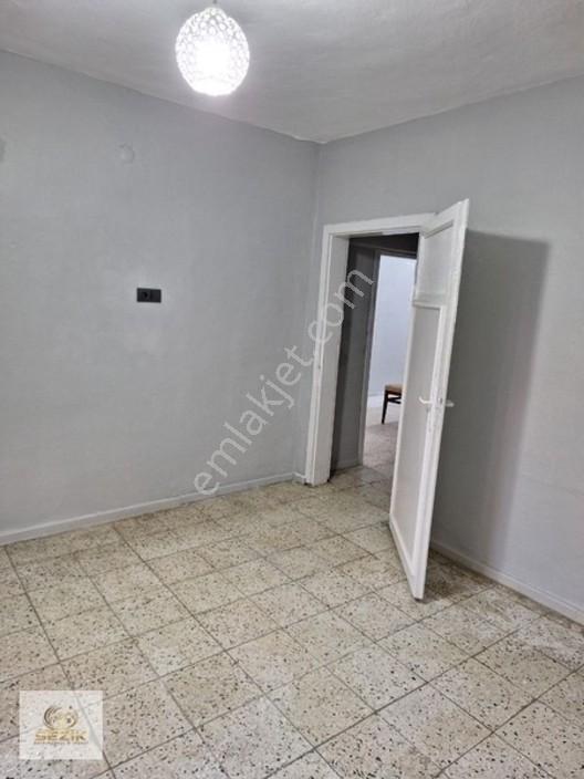 Meydan Mah. Kız Meslek Lisesi Civarı Müstakil Ev Komple Satılık — fotoğraf 13