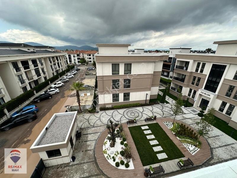 Serdivan Yazlık Site İçi Satılık Arakat Lüks 3+1 Daire