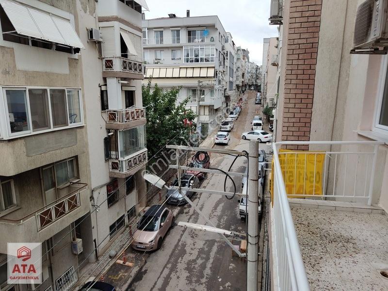 Konak Küçükyalı' Da 2+1 Yeni Tadilatlı Doğalgazlı Satılık Daire — fotoğraf 2