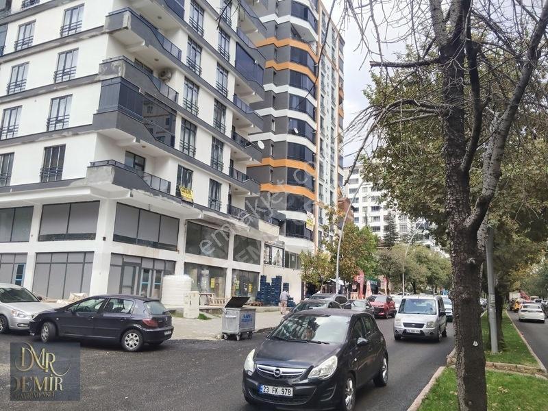 Üniversite Mah. Yunus Emre Blv. Satılık 3+1 Daire 140m² — fotoğraf 2