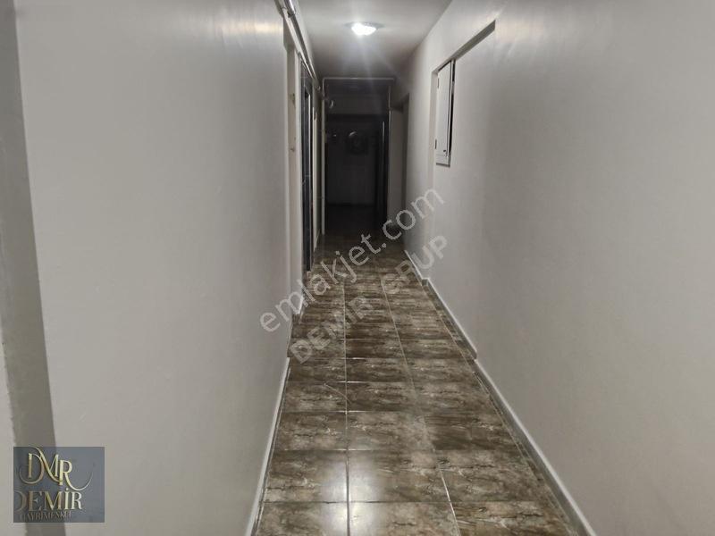 Üniversite Mah. Yunus Emre Blv. Satılık 3+1 Daire 140m² — fotoğraf 8