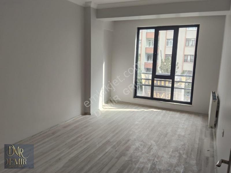 Üniversite Mah. Yunus Emre Blv. Satılık 3+1 Daire 140m² — fotoğraf 12