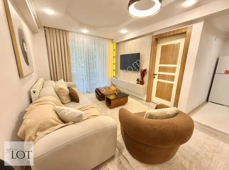 Değirmenönü Mahallesinde Ön Cephe Balkonlu Eşyalı 1,5+1 Apart — fotoğraf 3