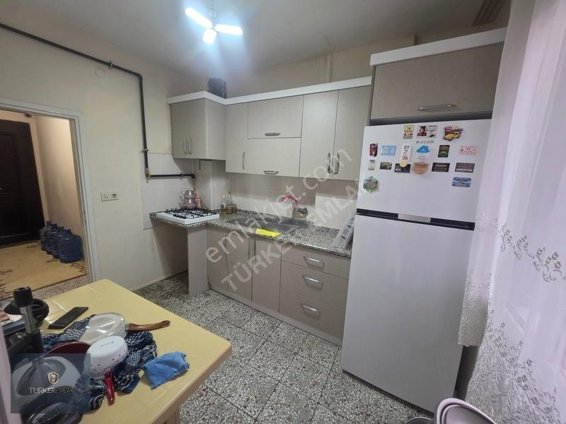 Türker Emlak-merkezde Yatırıma Ve Oturuma Uygun 3+1 Arakat Daire — fotoğraf 2