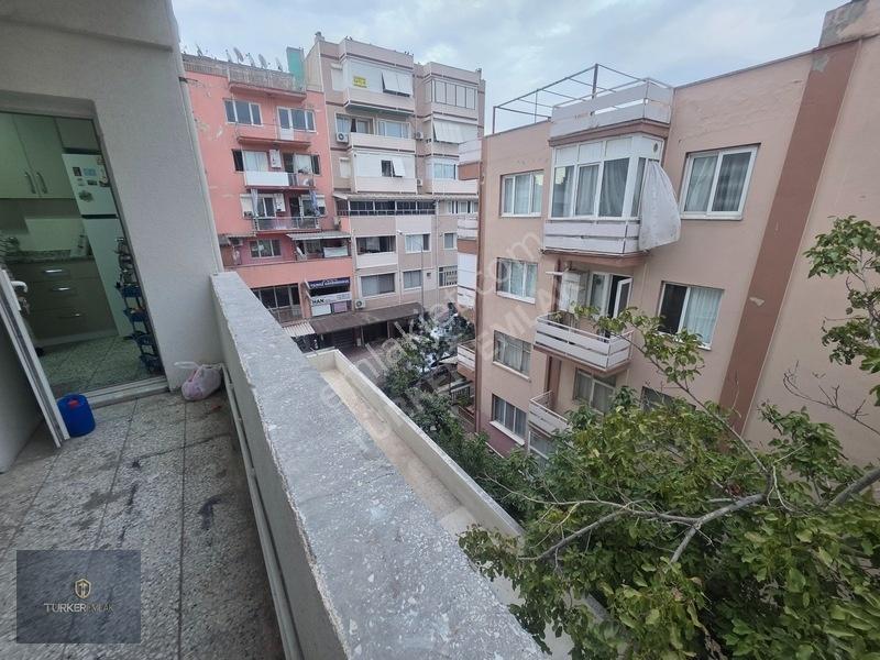 Türker Emlak-merkezde Yatırıma Ve Oturuma Uygun 3+1 Arakat Daire — fotoğraf 3