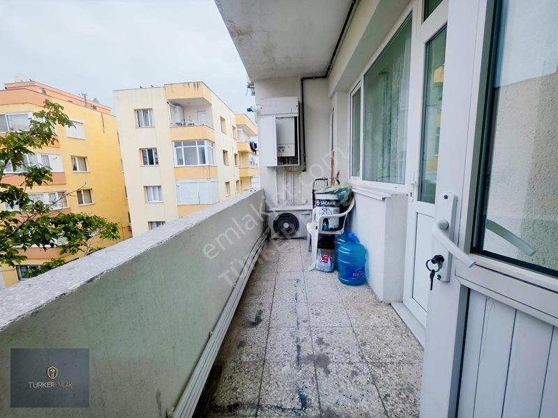 Türker Emlak-merkezde Yatırıma Ve Oturuma Uygun 3+1 Arakat Daire — fotoğraf 4