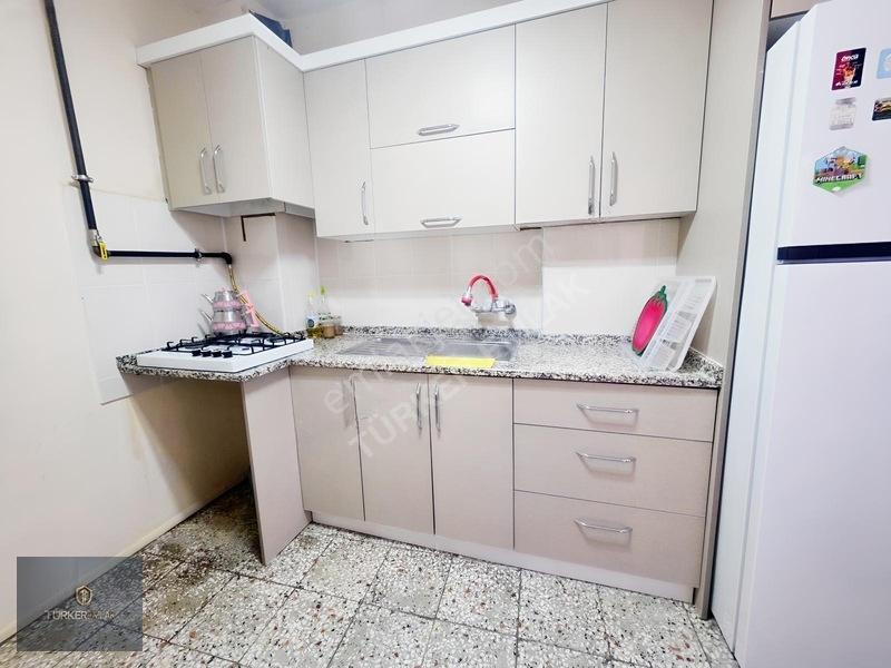 Türker Emlak-merkezde Yatırıma Ve Oturuma Uygun 3+1 Arakat Daire — fotoğraf 5