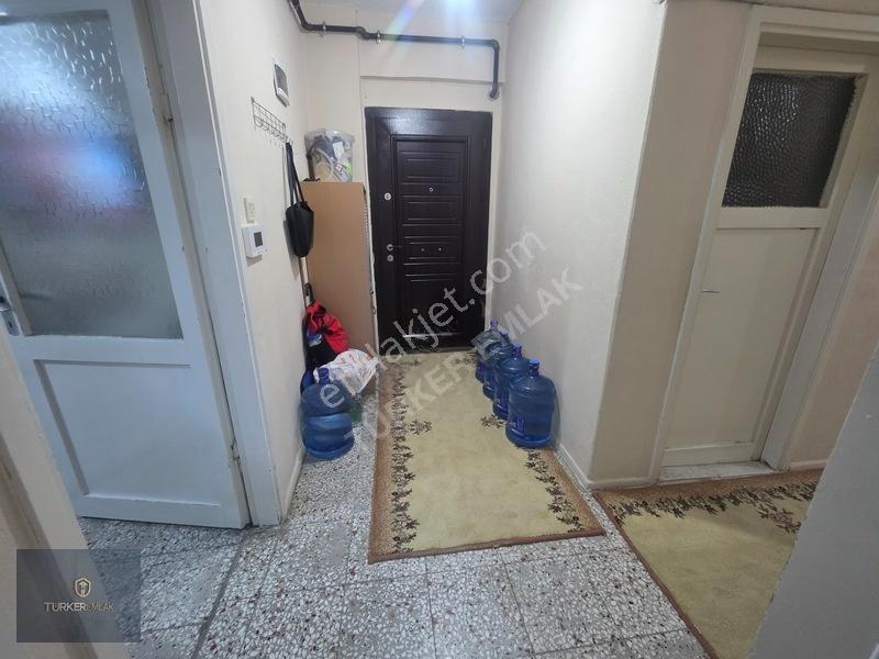 Türker Emlak-merkezde Yatırıma Ve Oturuma Uygun 3+1 Arakat Daire — fotoğraf 6