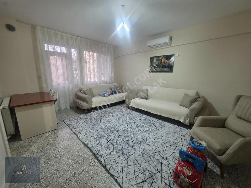 Türker Emlak-merkezde Yatırıma Ve Oturuma Uygun 3+1 Arakat Daire — fotoğraf 12