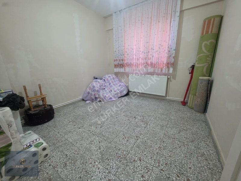 Türker Emlak-merkezde Yatırıma Ve Oturuma Uygun 3+1 Arakat Daire — fotoğraf 14