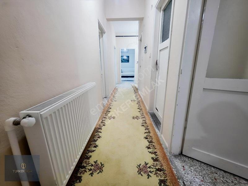 Türker Emlak-merkezde Yatırıma Ve Oturuma Uygun 3+1 Arakat Daire — fotoğraf 17