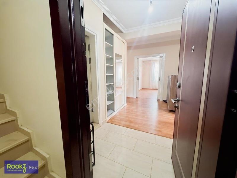 Adapazarı Reji Sok. 60 M2 Kapalı Garaj+ Kilerli 230m² 3+1 Daire — fotoğraf 3