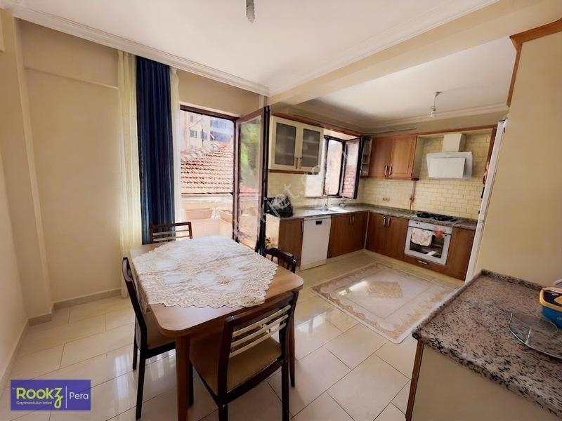 Adapazarı Reji Sok. 60 M2 Kapalı Garaj+ Kilerli 230m² 3+1 Daire — fotoğraf 13
