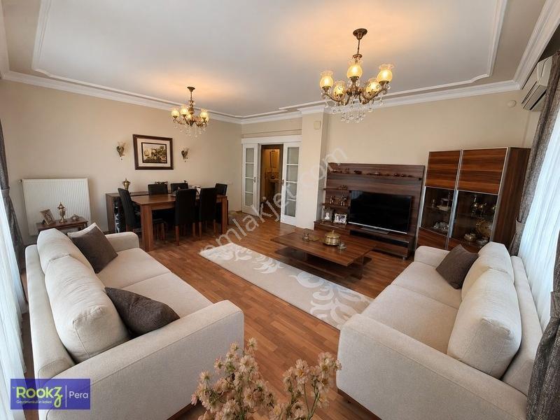 Adapazarı Reji Sok. 60 M2 Kapalı Garaj+ Kilerli 210m² 3+1 Daire — fotoğraf 2