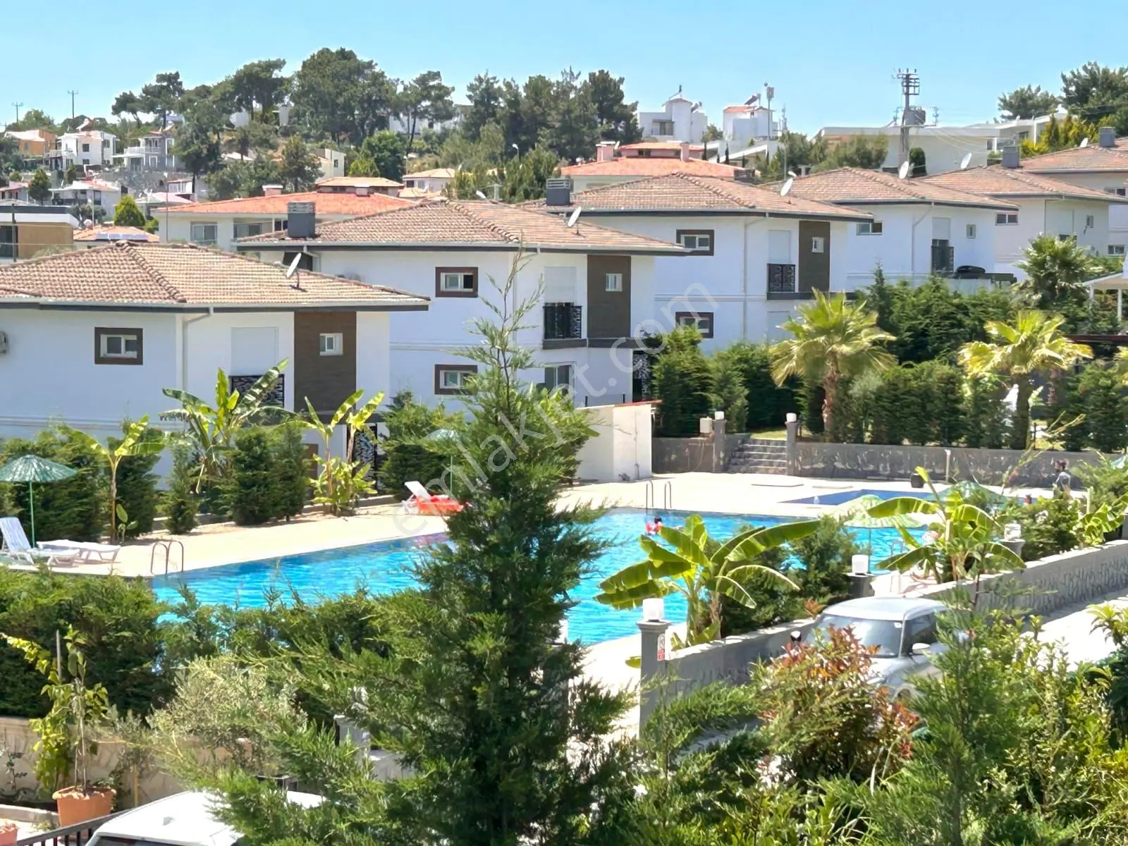 Kuşadası Avm Bölgesinde Satılık 4+1 Müstakil Doğalgazlı Villalar