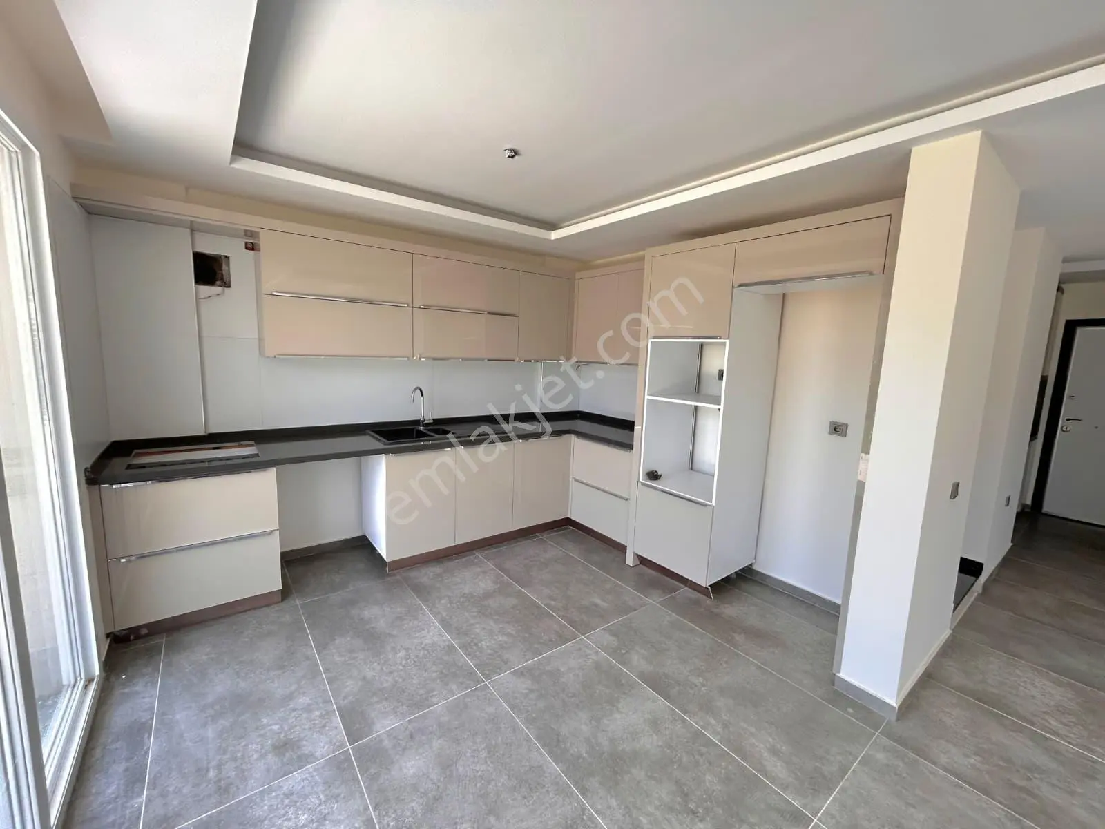 Kuşadası Avm Bölgesinde Satılık 4+1 Müstakil Doğalgazlı Villalar — fotoğraf 3