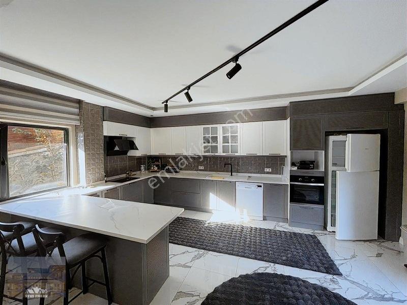 Yaylacık Mah.'de Satılık 4+2 Eşyalı Tripleks Villa — fotoğraf 2