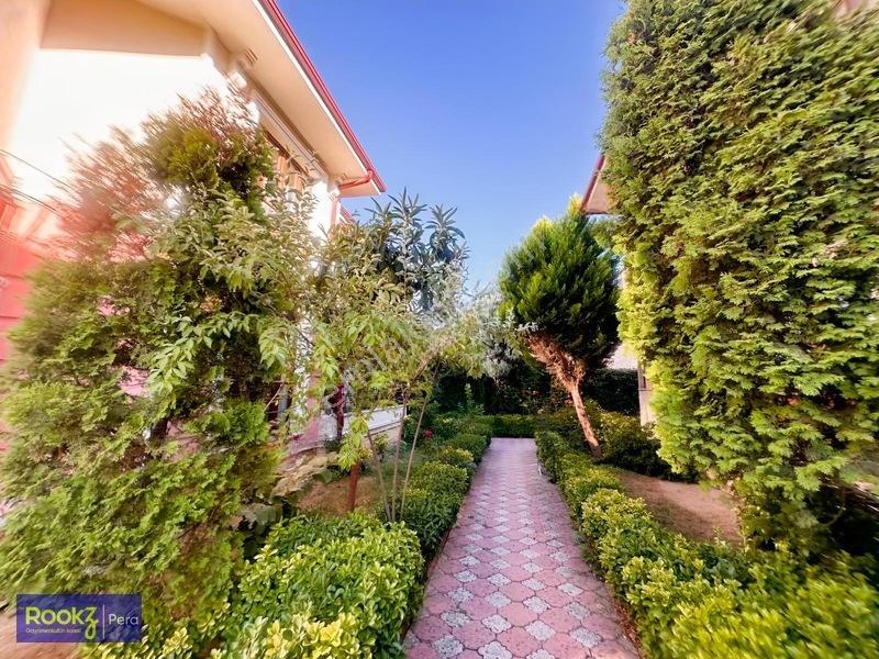 Serdivan'da 4+1 Bahçeli,şömineli Ve Geniş Villa — fotoğraf 2