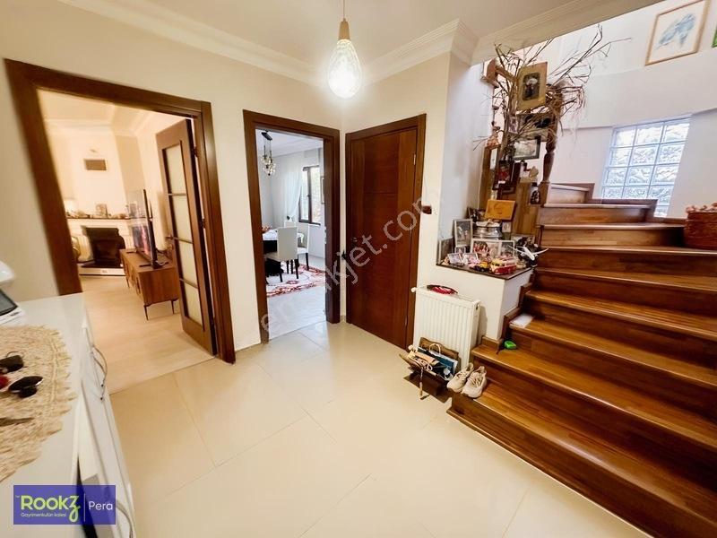 Serdivan'da 4+1 Bahçeli,şömineli Ve Geniş Villa — fotoğraf 4