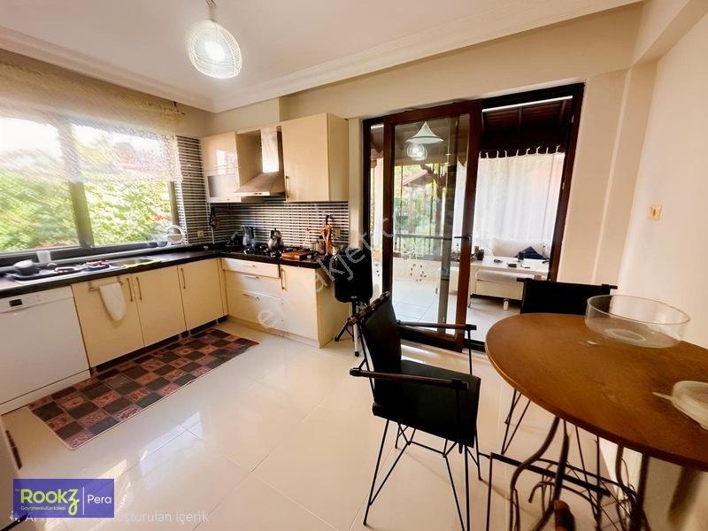 Serdivan'da 4+1 Bahçeli,şömineli Ve Geniş Villa — fotoğraf 8