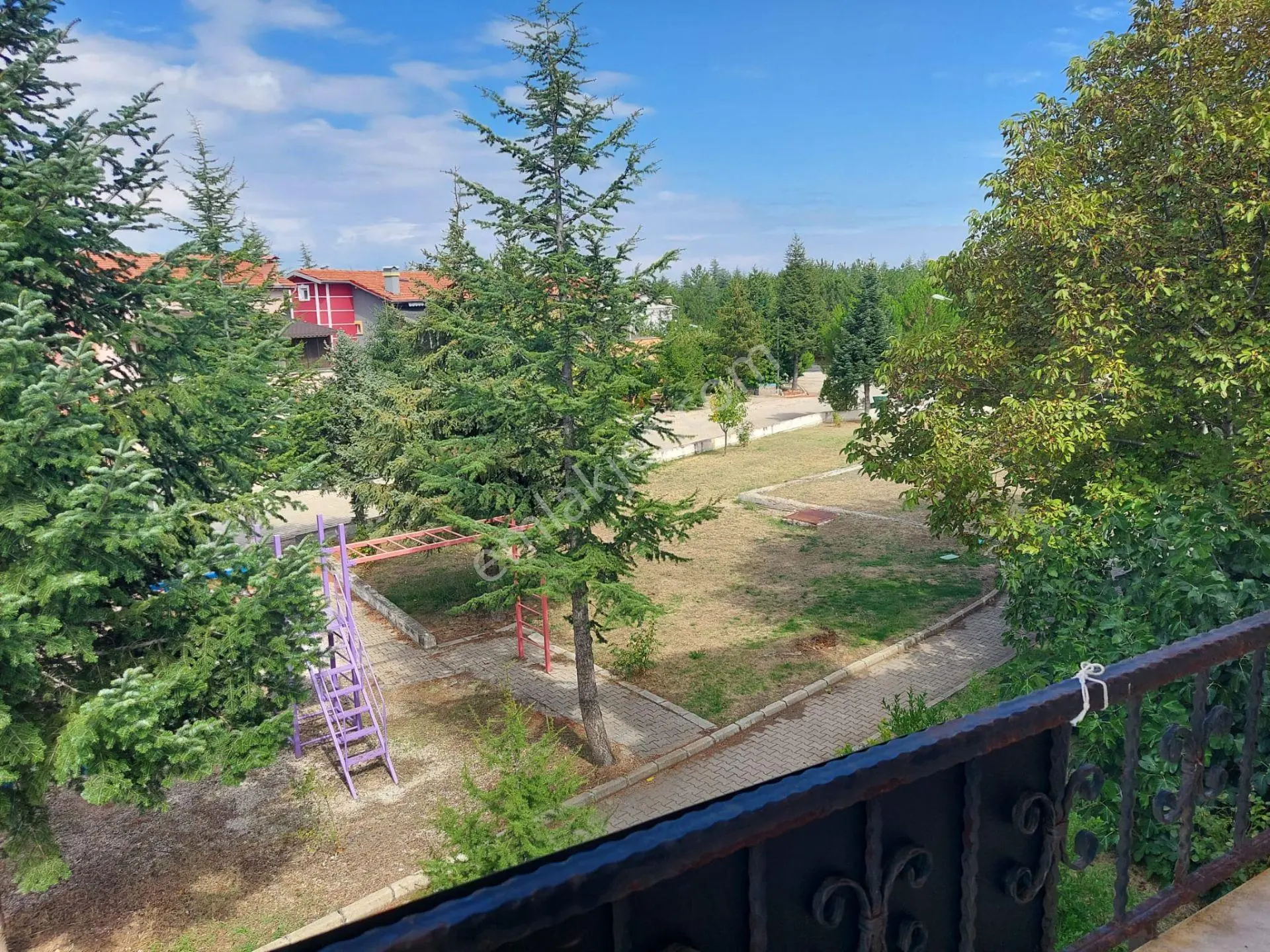 Karakuyu Mahallesi'nde Satılık 300 M²arsa İçinde 5+1 Geniş Villa — fotoğraf 2